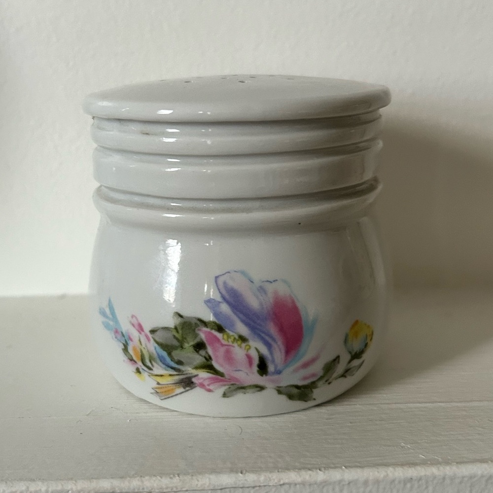 Vintage le Jardin by Max Factor Perfumed Bath Powder With Refillable Shaker Used